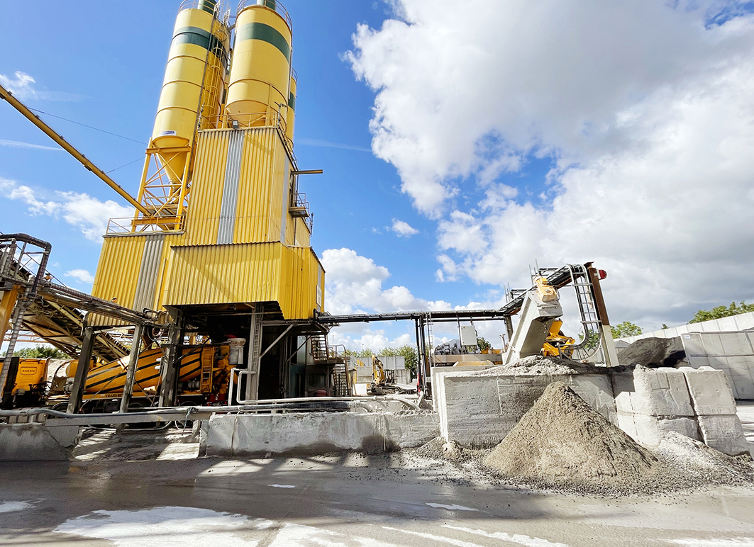 Ready Mixed Concrete Agitation in Bruges, Belgium Ready Mixed Concrete Agitation in Bruges, Belgium