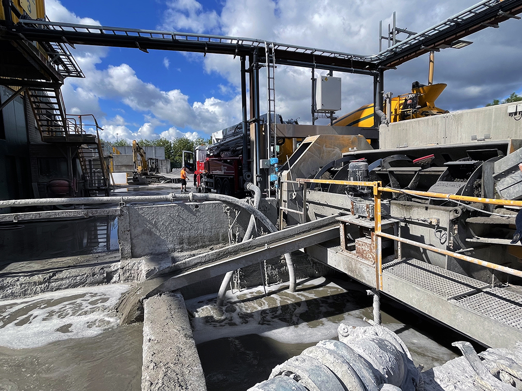 Ready Mixed Concrete Agitation in Bruges, Belgium Ready Mixed Concrete Agitation in Bruges, Belgium